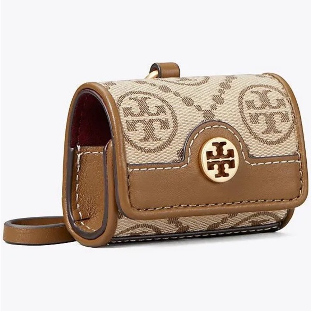 Tory Burch New Hazelnut T Monogram
Jacquard Apple AirPods Case